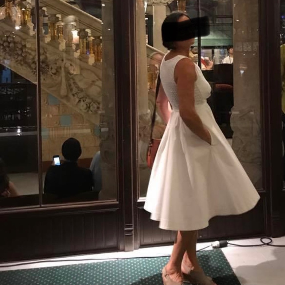 Anthropology dress is a beautiful dress in very great condition ❤️